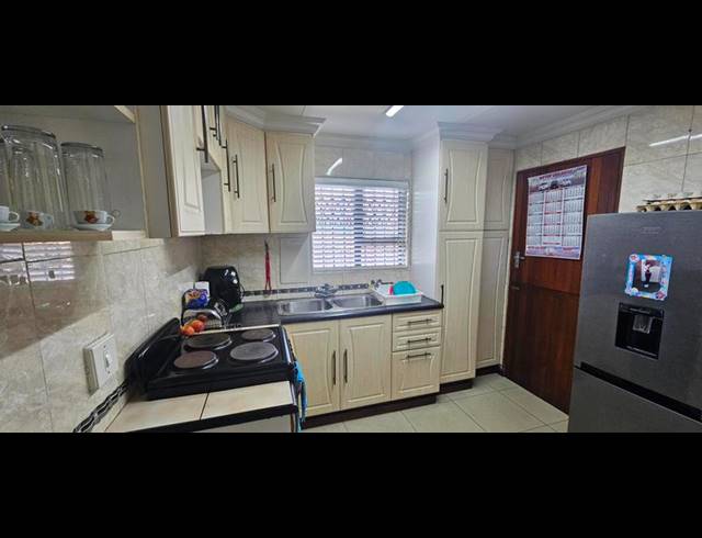 2 BEDROOM HOUSE FOR SALE IN WOODLANDS
